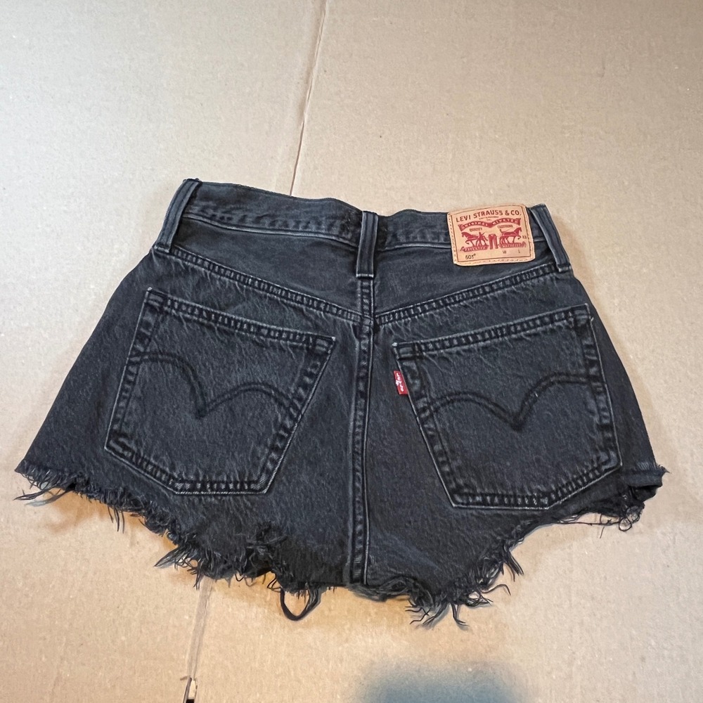Levis 501 Original High Rise Black Distressed Denim Shorts Washed Womens 26 - Picture 4 of 10